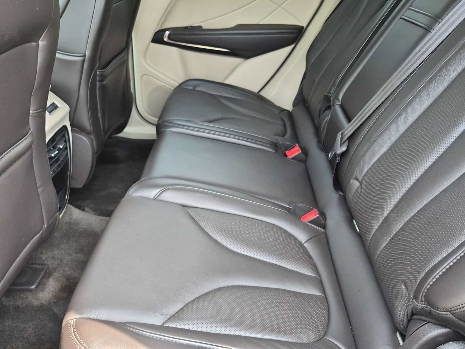 Used 2017 Lincoln MKC Select w/ Select Plus Package AWD/4WD image 19