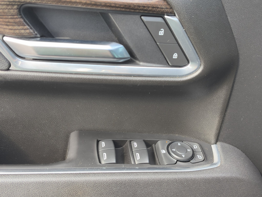 Certified 2025 Chevrolet Silverado 1500 RST AWD/4WD image 10