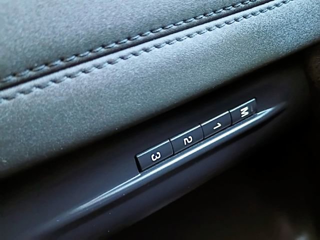 Used 2020 Land Rover Range Rover Evoque SE image 30