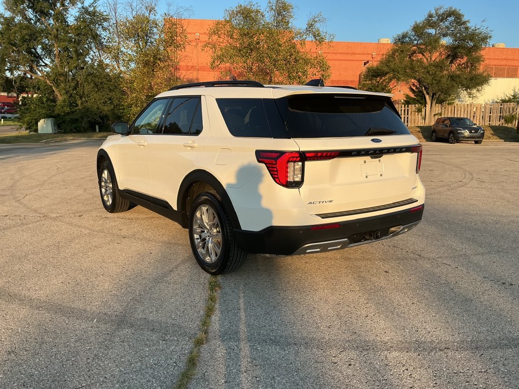 New 2026 Ford Explorer Active w/ Active Comfort Package AWD/4WD image 3