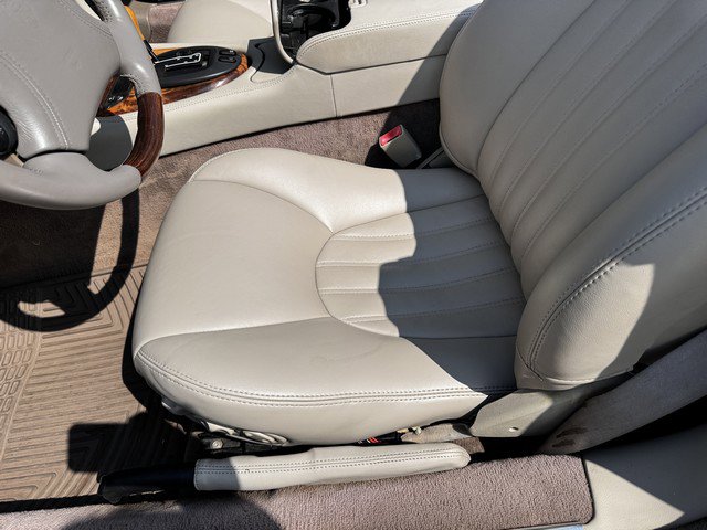 Used 1998 Jaguar XK8 Convertible image 17
