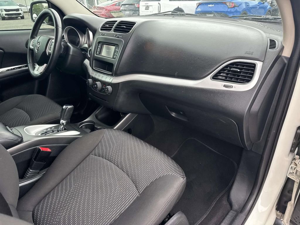 Used 2017 Dodge Journey SE w/ Flexible Seating Group FWD image 22