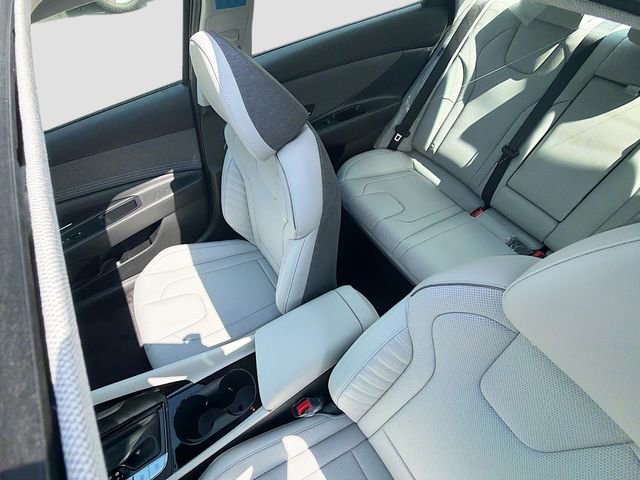 New 2026 Hyundai Elantra Limited FWD image 23