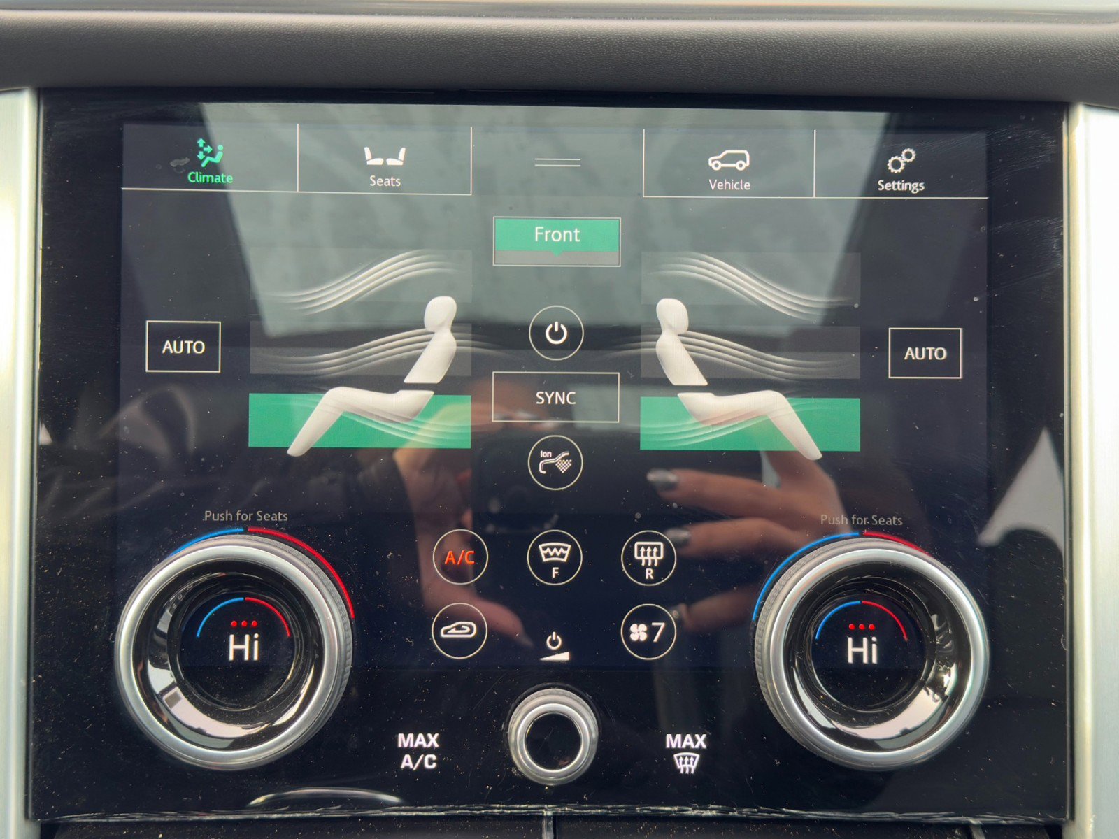 Used 2020 Land Rover Range Rover HSE image 34