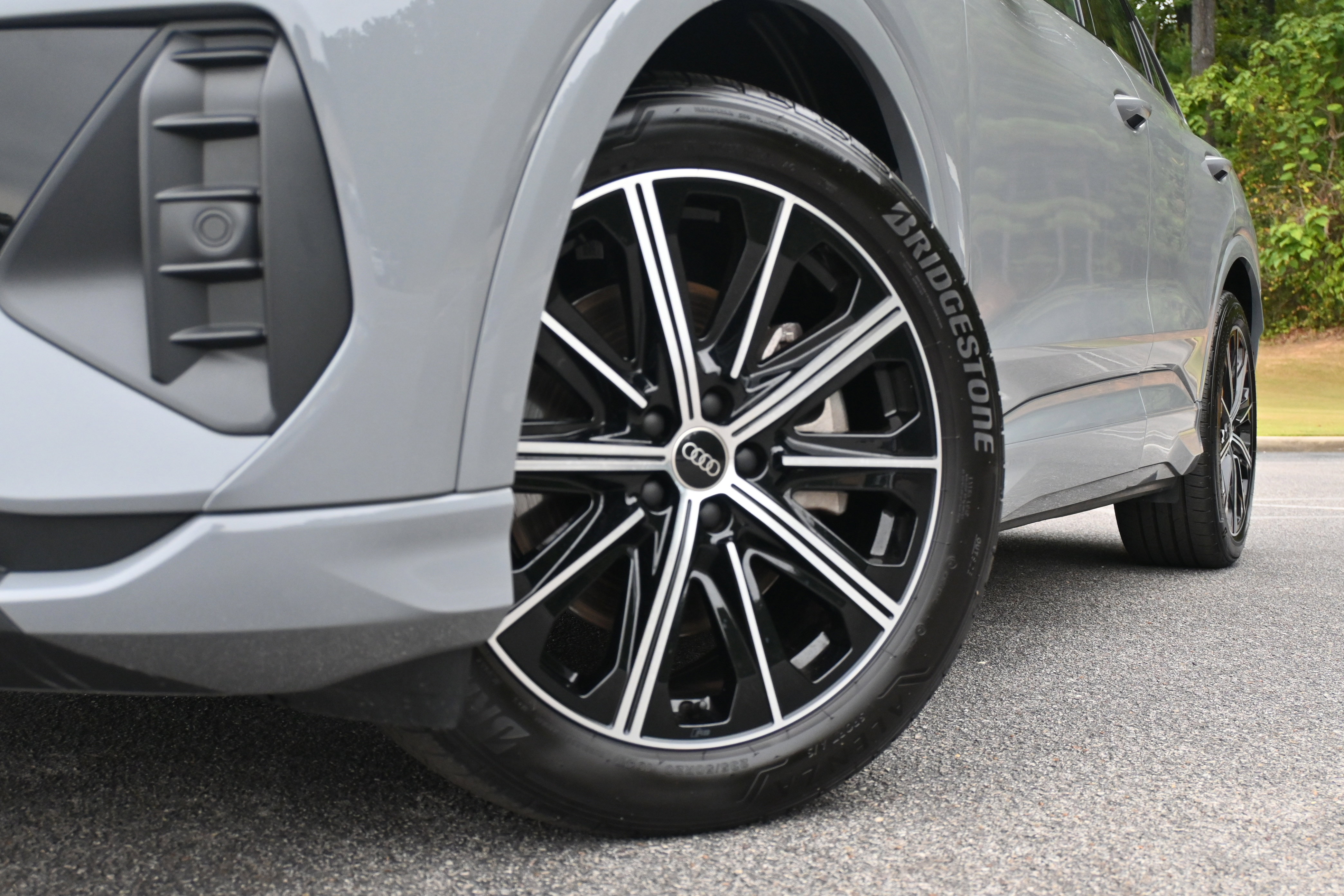Used 2025 Audi Q4 e-tron Premium Plus image 36