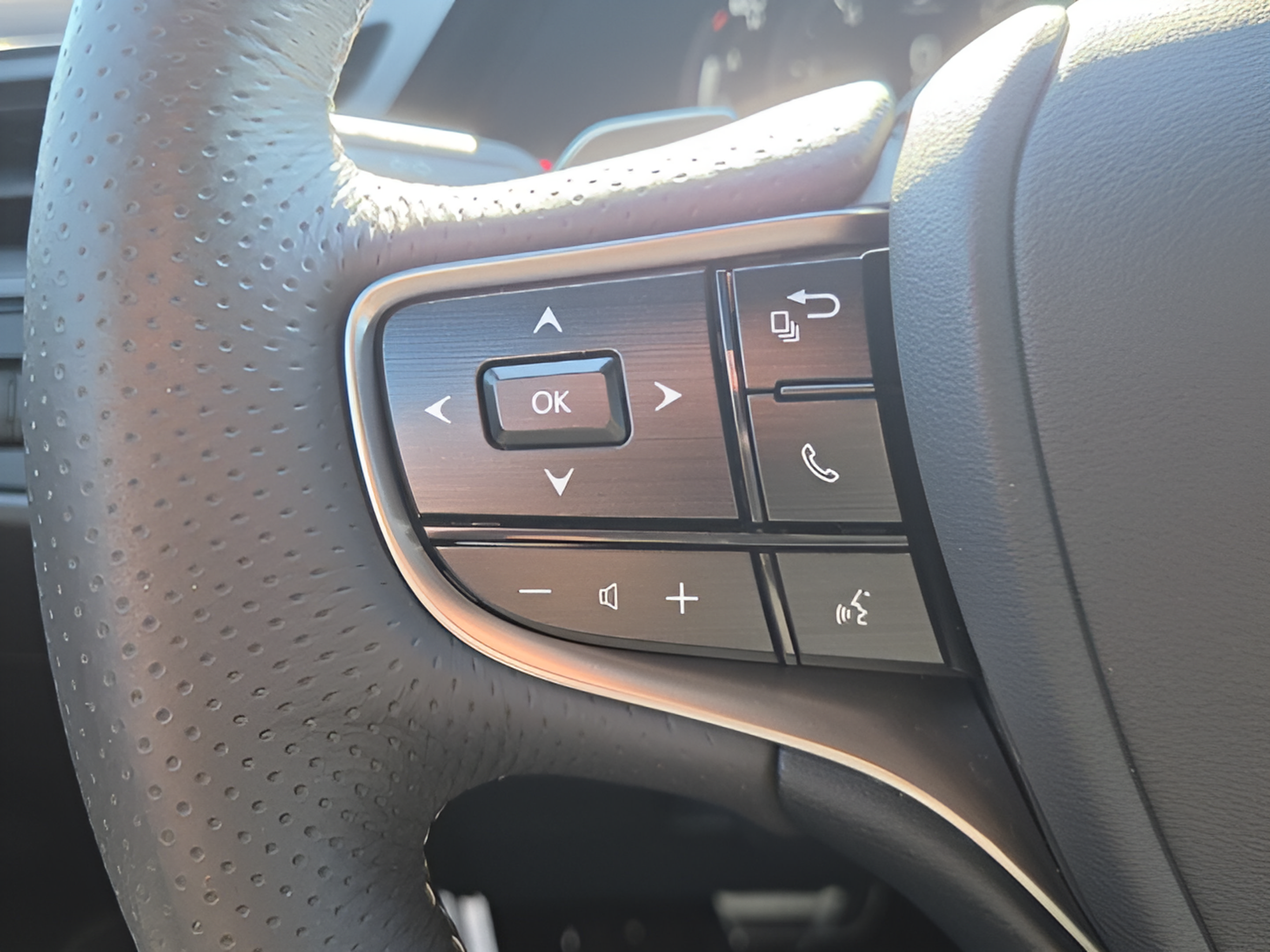 Used 2024 Lexus ES 350 F Sport w/ Accessory Package (Z2) FWD image 29