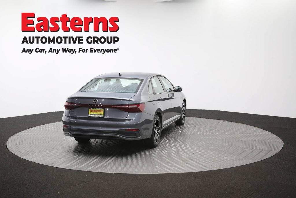 Used 2025 Volkswagen Jetta SE FWD image 38