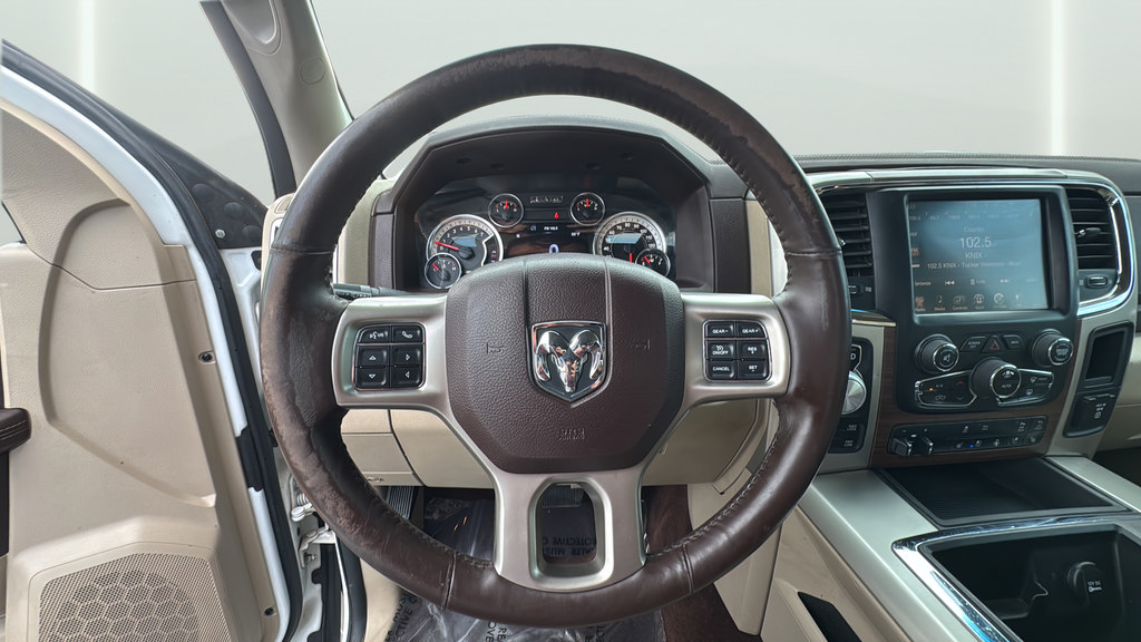 Used 2015 RAM 1500 Laramie w/ Convenience Group AWD/4WD image 16
