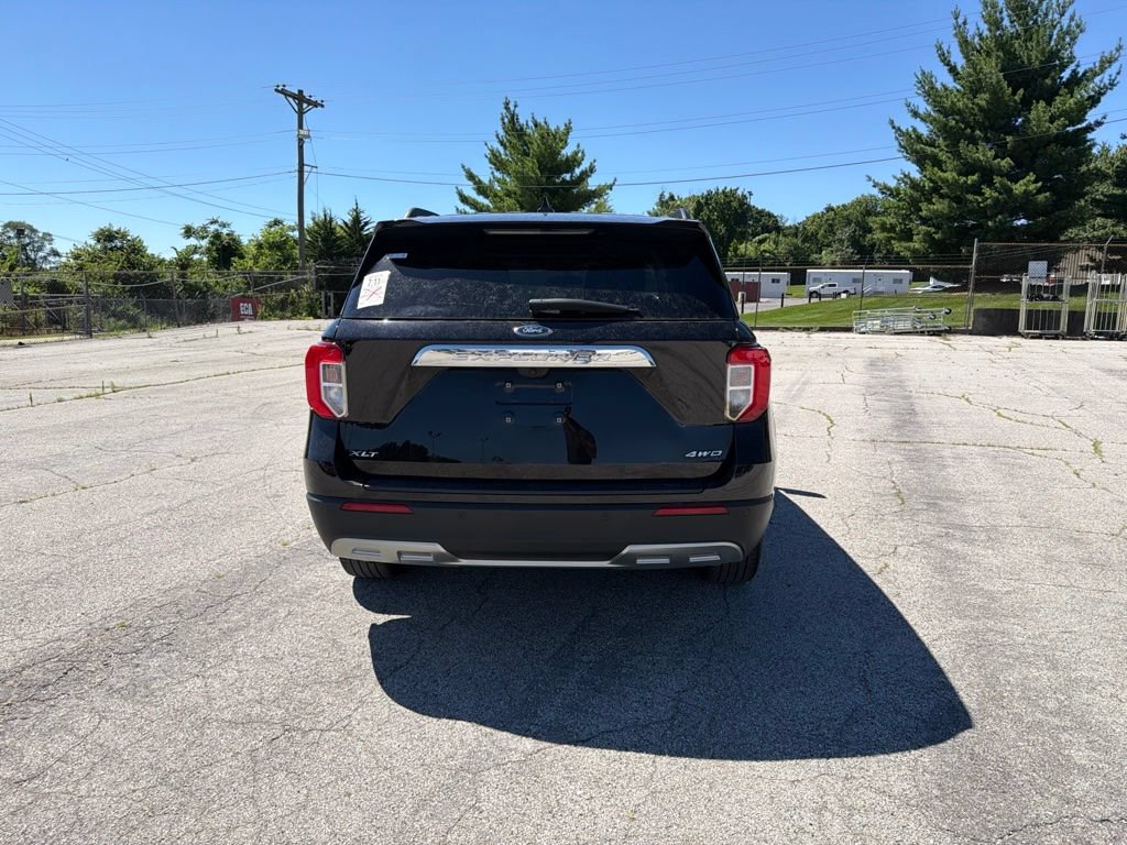 Used 2024 Ford Explorer XLT w/ Equipment Group 202A AWD/4WD image 6