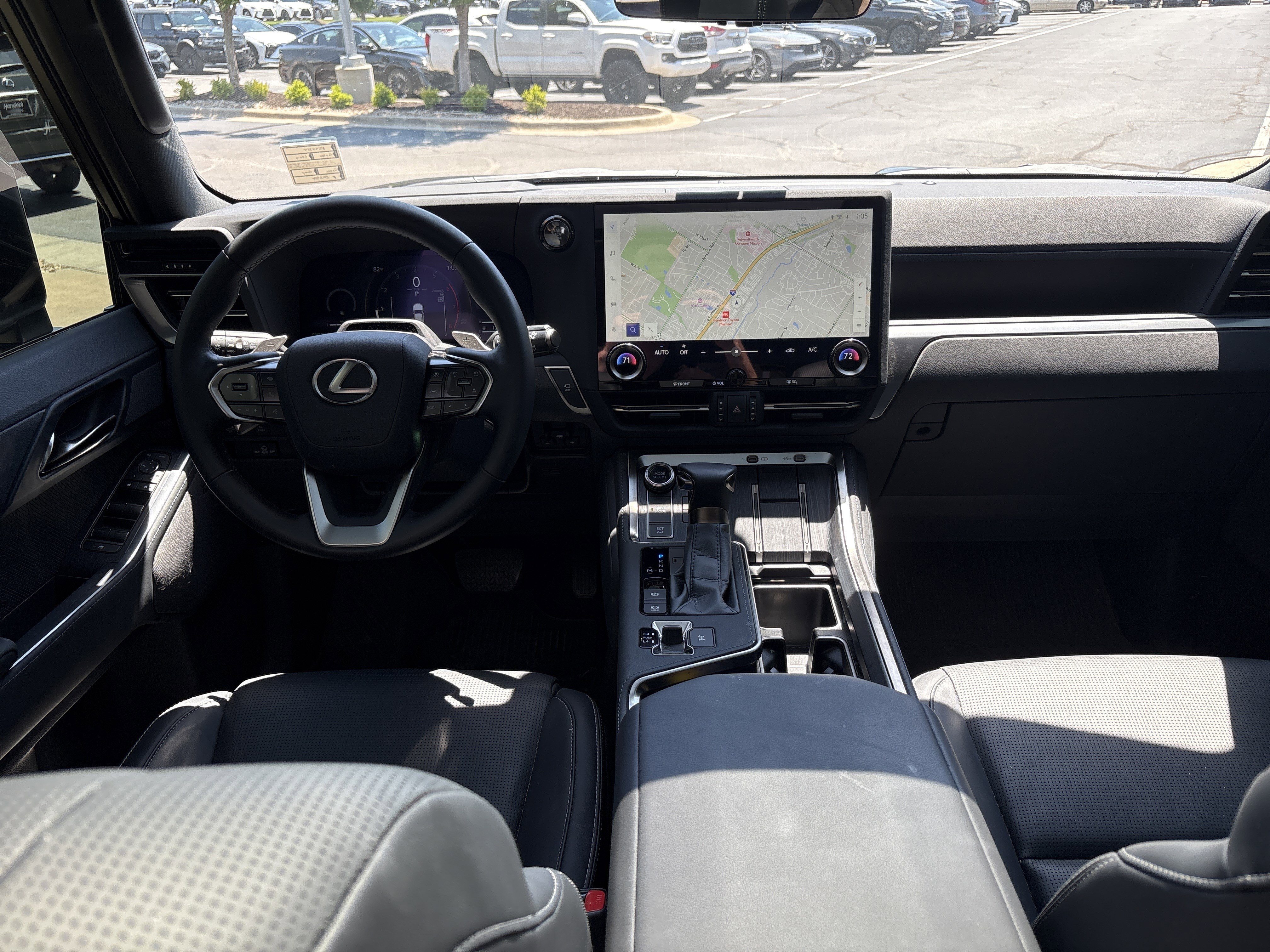 Used 2025 Lexus GX 550 w/ Accessory Package (2T) AWD/4WD image 29