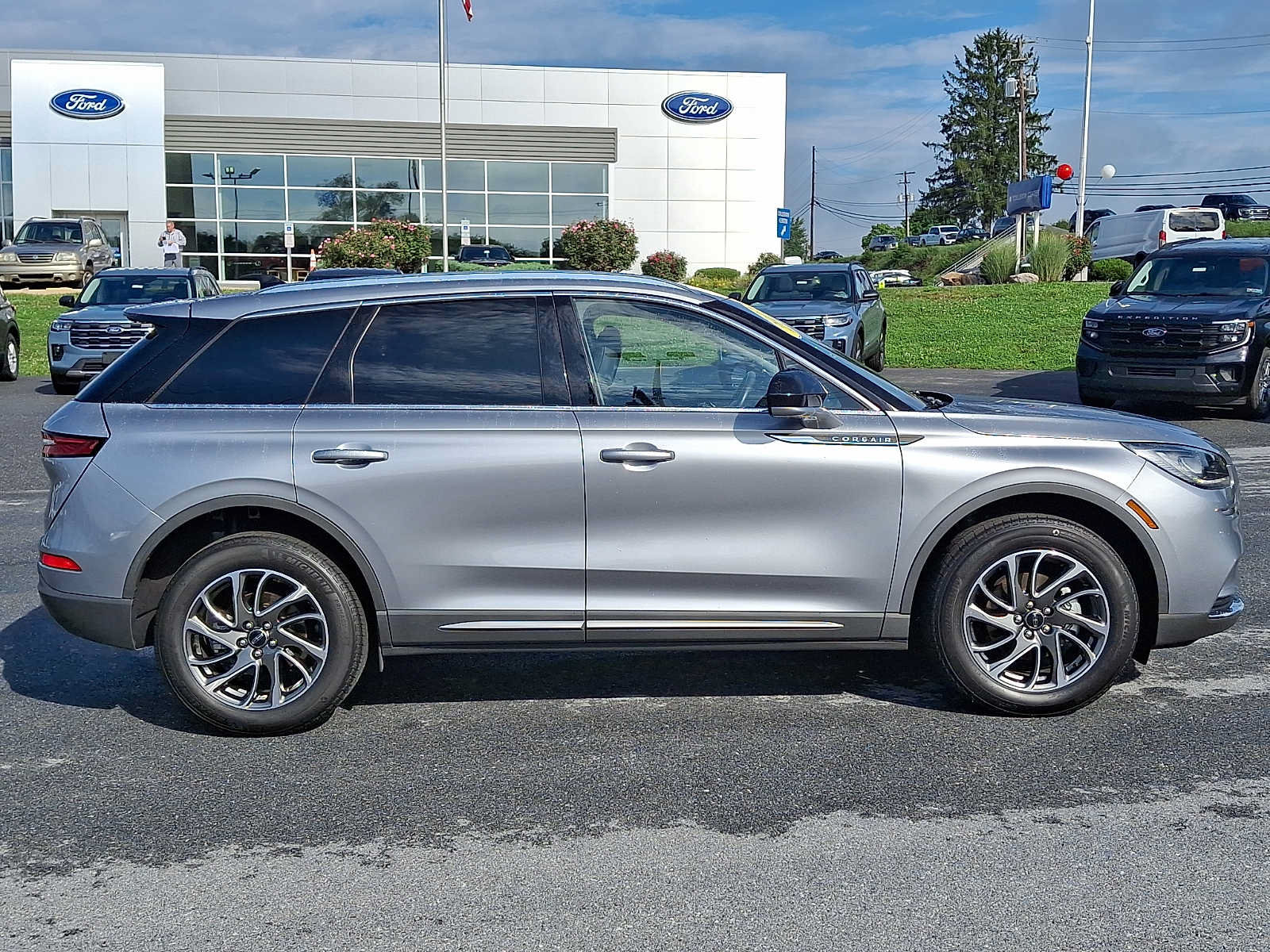 Used 2021 Lincoln Corsair AWD w/ Equipment Group 101A image 7