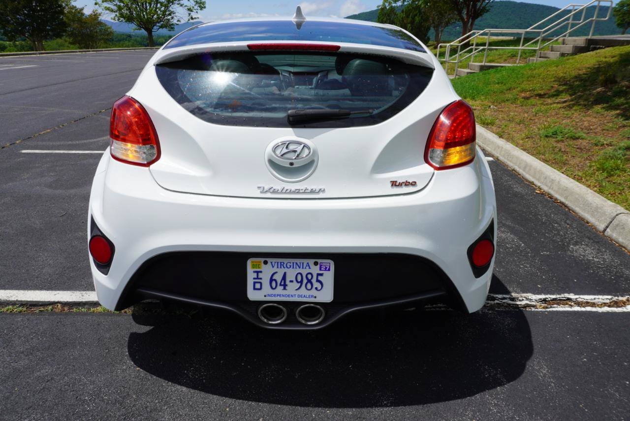 Used 2016 Hyundai Veloster Turbo FWD image 19