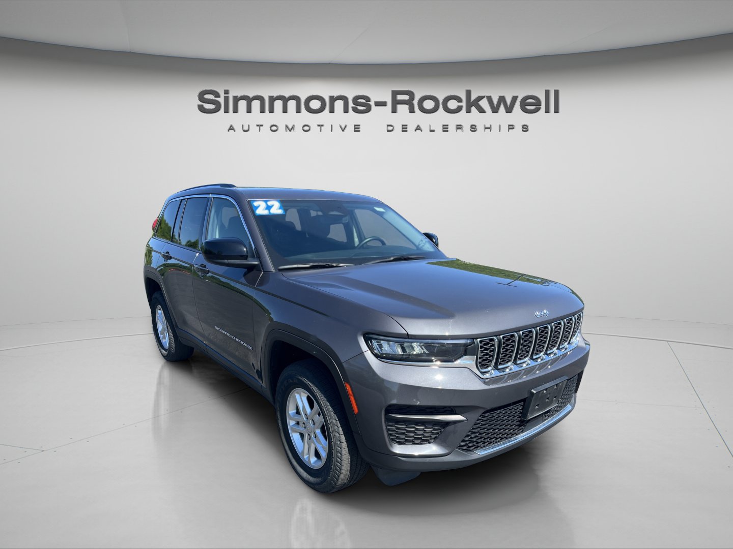 Used 2022 Jeep Grand Cherokee Laredo w/ Luxury Tech Group I AWD/4WD image 7