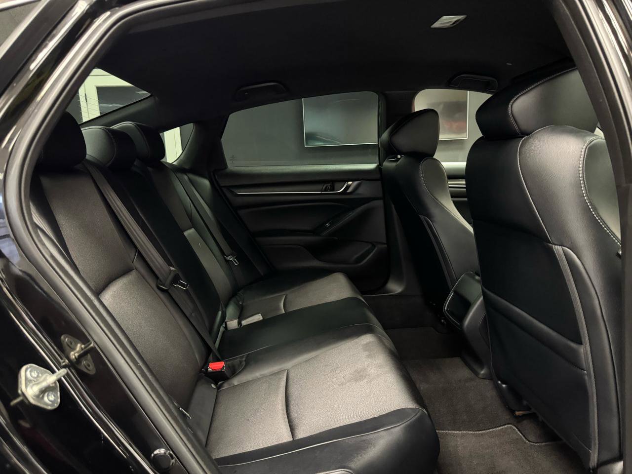Used 2018 Honda Accord Sport image 32