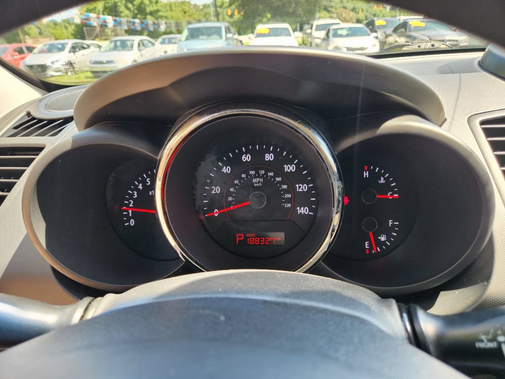Used 2010 Kia Soul + w/ Audio Pkg FWD image 11