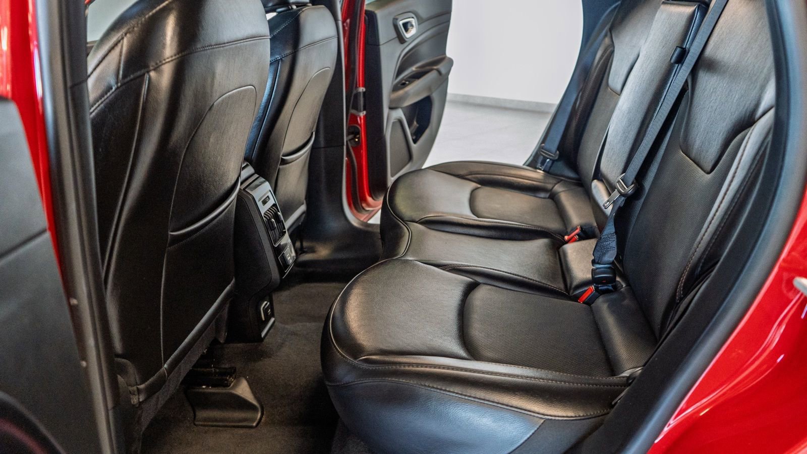 Used 2023 Jeep Compass High Altitude image 17