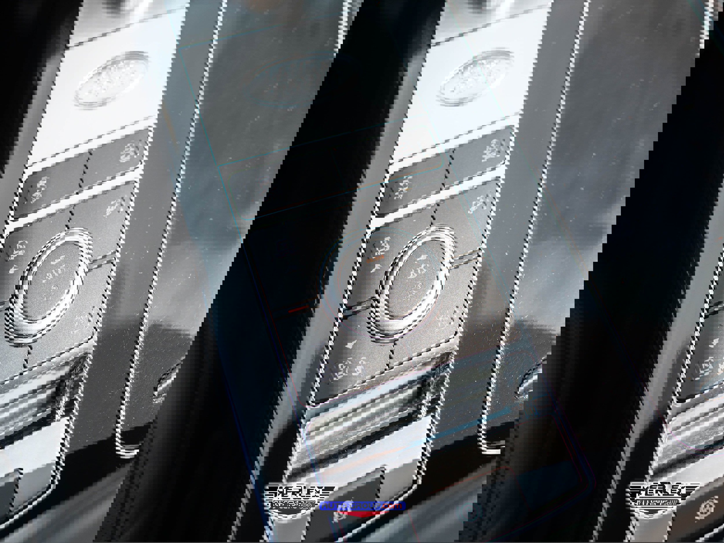 Used 2018 Land Rover Range Rover Long Wheelbase Supercharged image 37