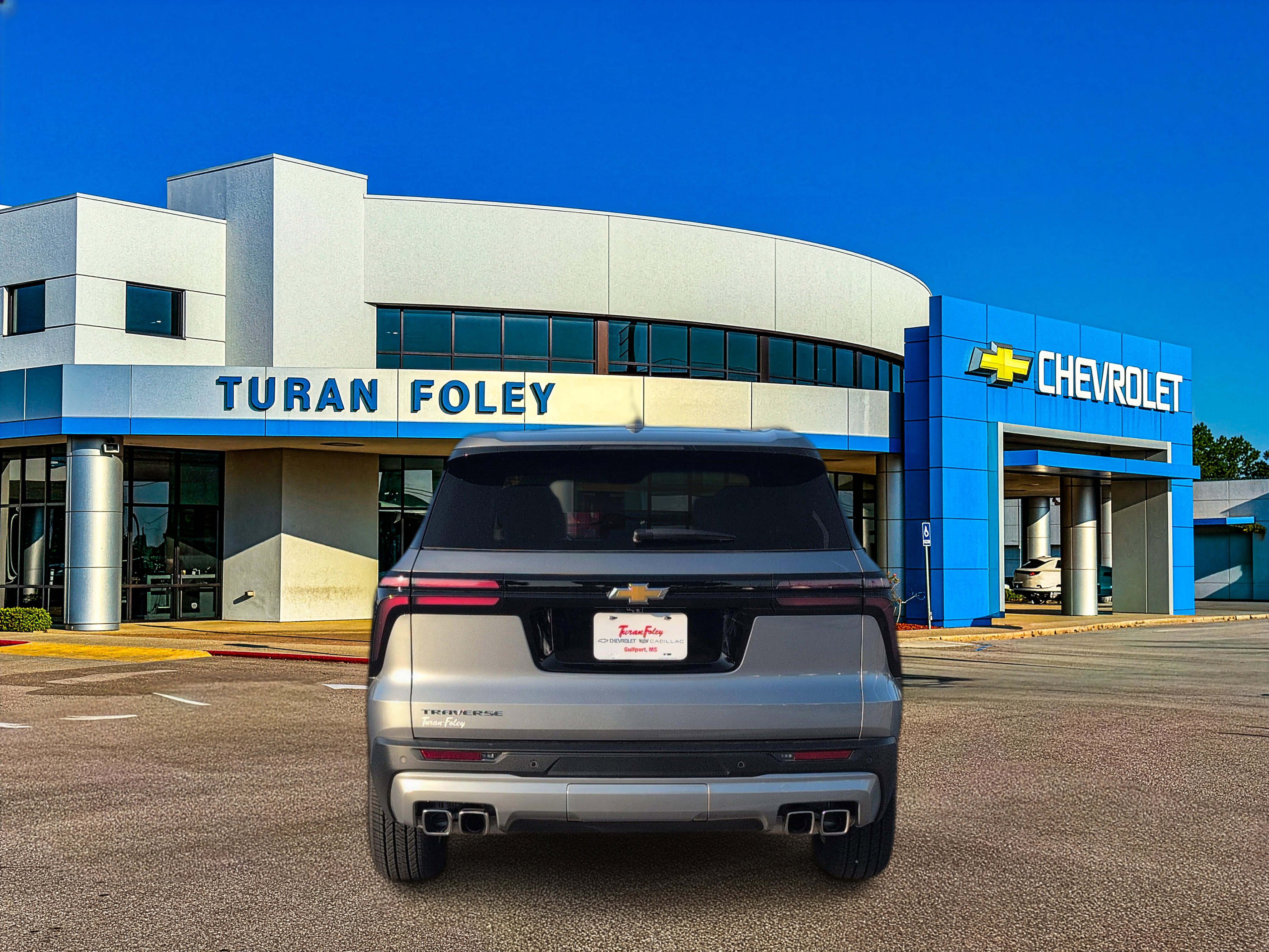 Used 2025 Chevrolet Traverse LT image 4