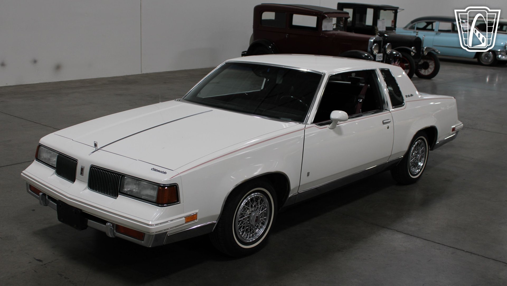 Used 1988 Oldsmobile Cutlass Supreme Classic Brougham RWD image 3