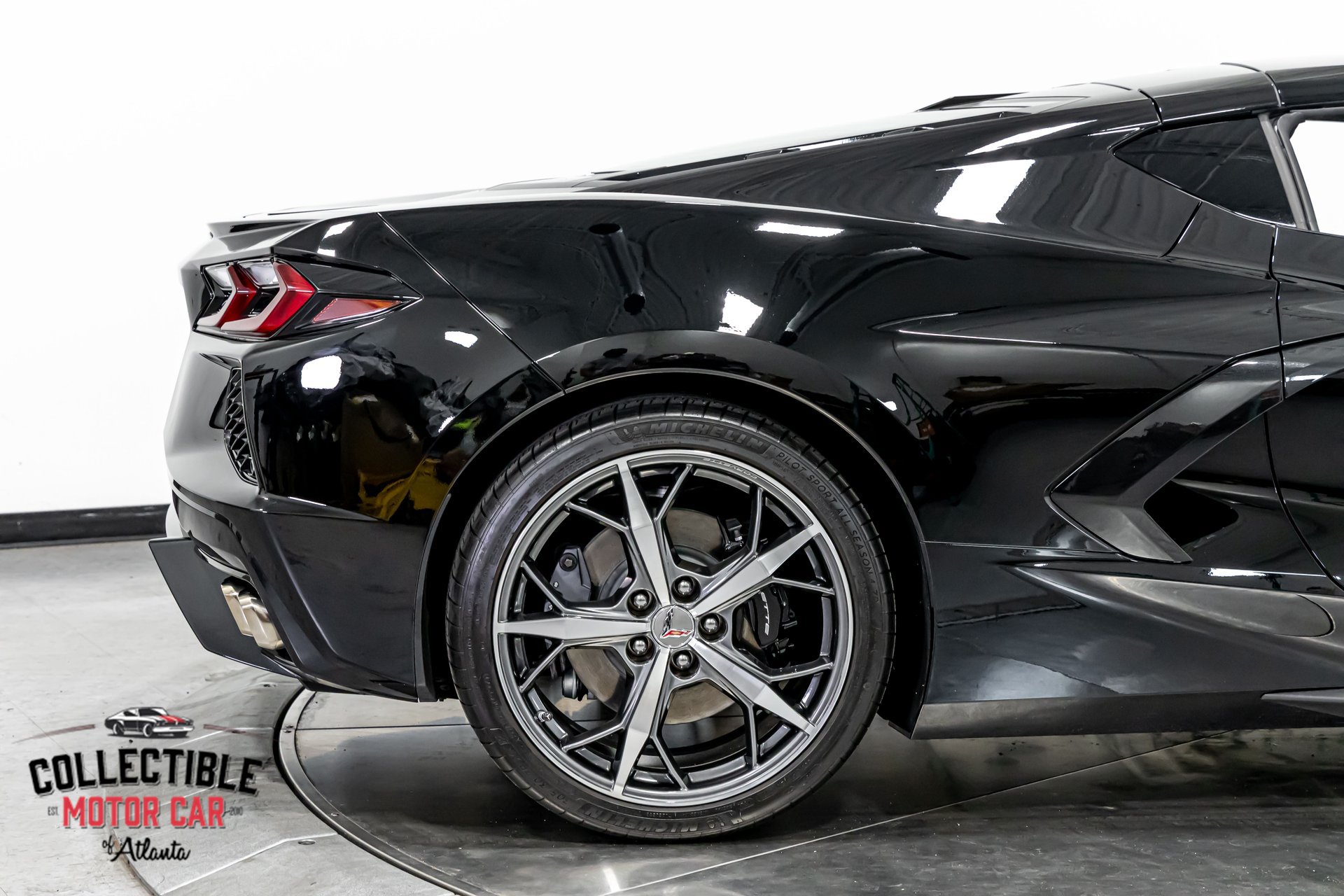 Used 2022 Chevrolet Corvette Stingray Premium Cpe w/ Body-Color Dual Roof Package RWD image 40