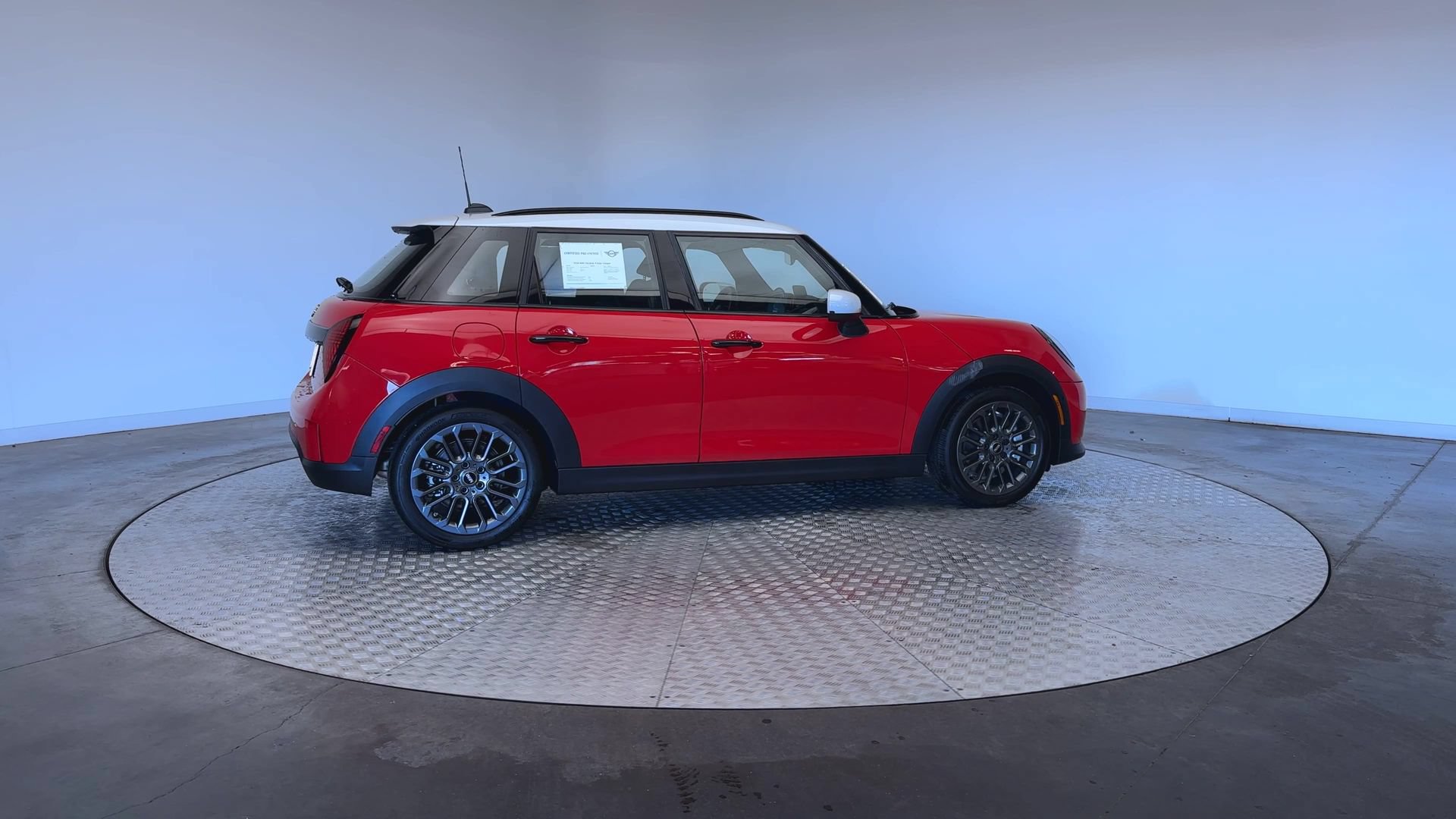 Used 2026 MINI Cooper 4-Door Hardtop FWD image 9