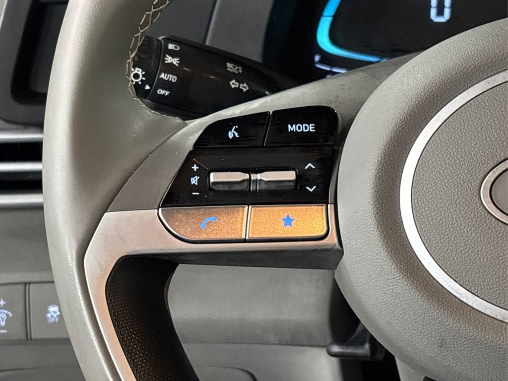 Certified 2025 Hyundai Elantra Sport image 19