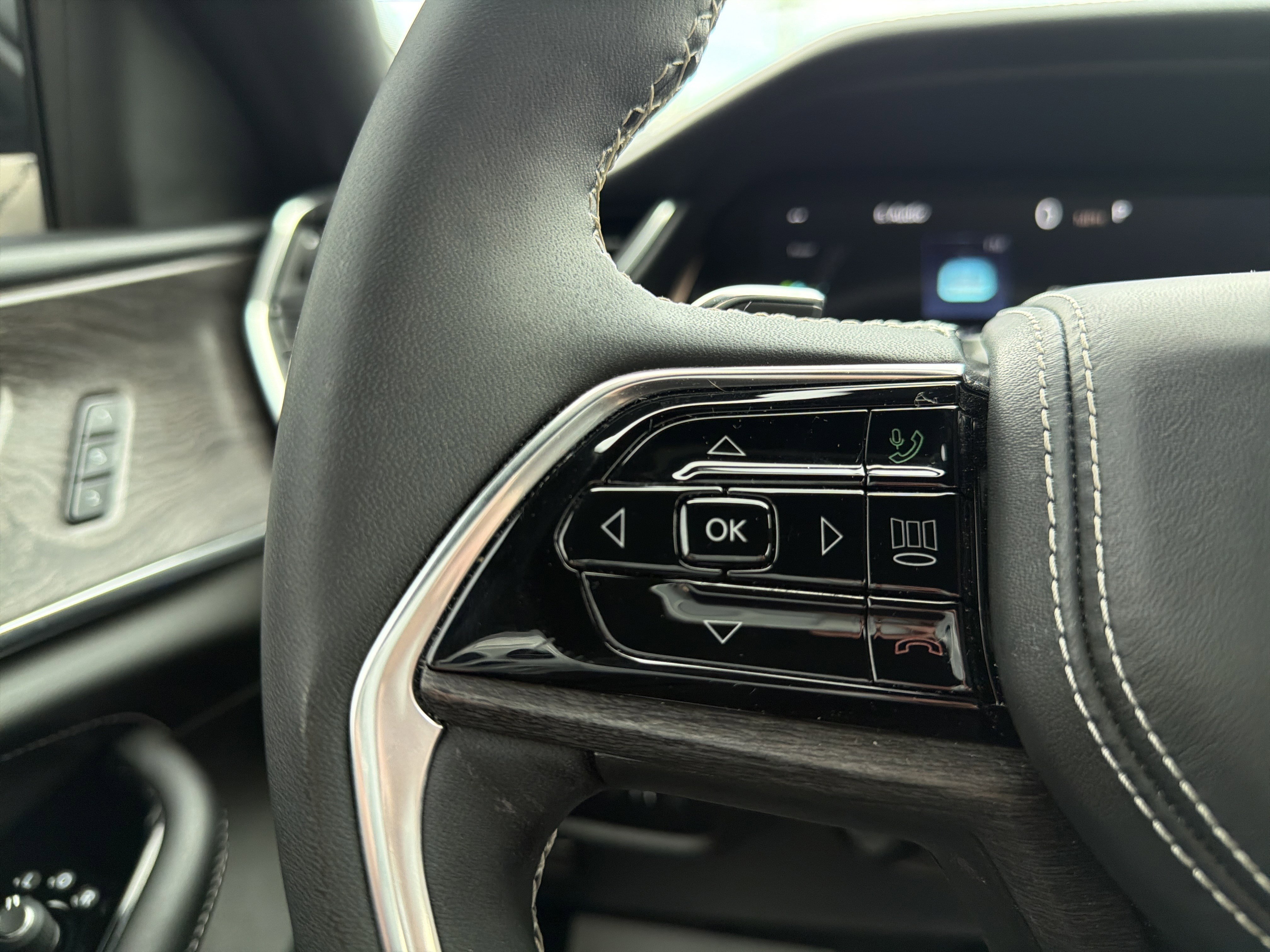 Certified 2022 Jeep Grand Cherokee Overland image 25