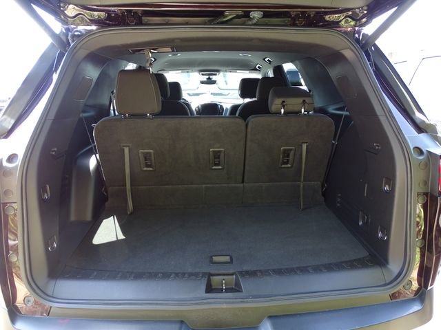 Used 2022 Chevrolet Traverse LT FWD image 25