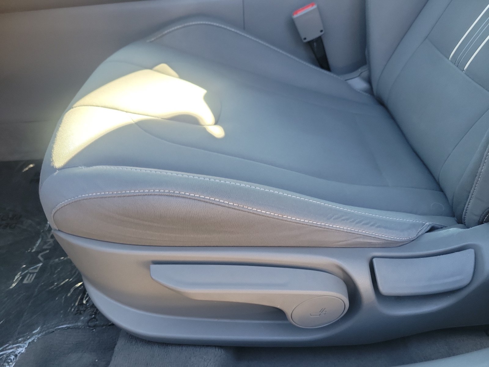 Certified 2024 Hyundai Elantra SEL w/ Convenience Package FWD image 21
