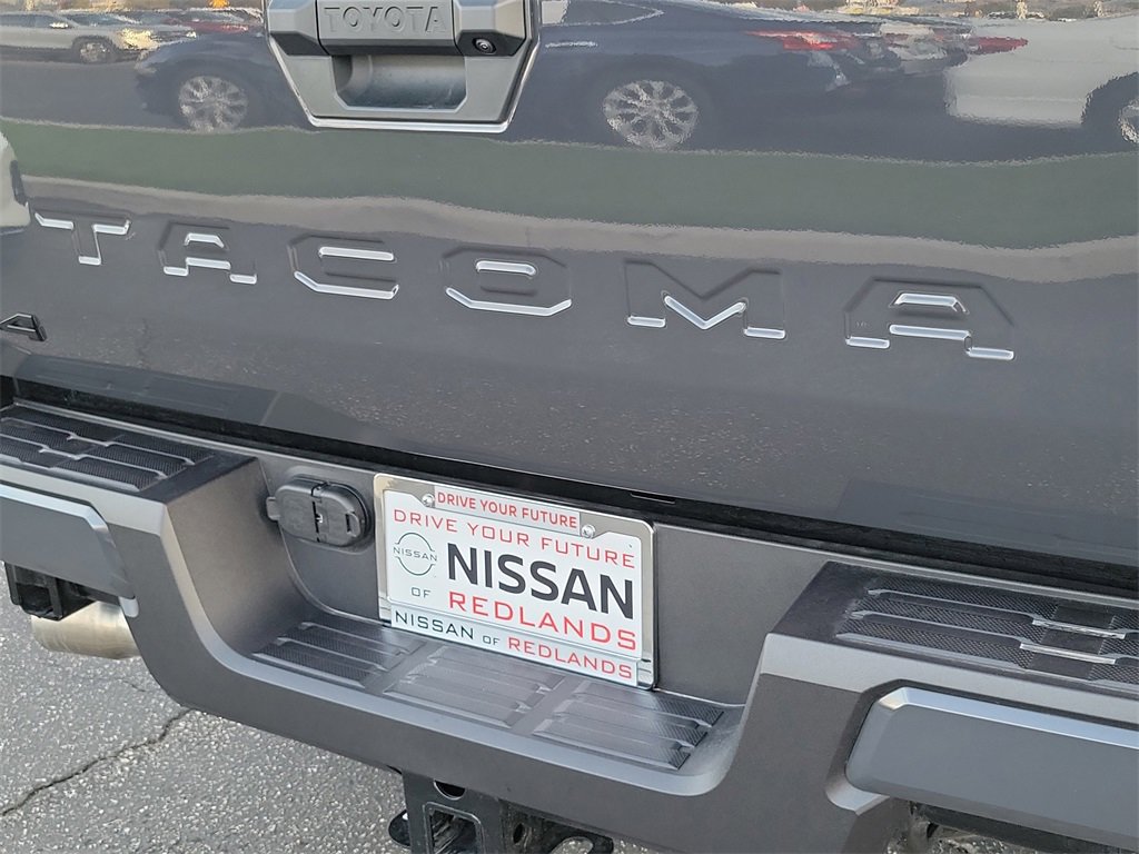 Used 2025 Toyota Tacoma TRD Off-Road image 25