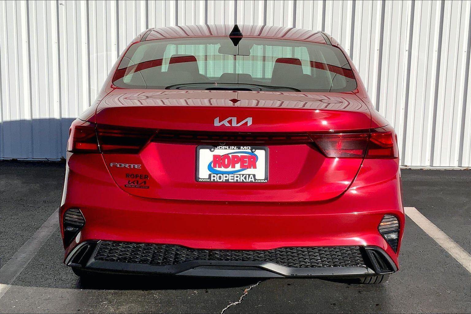 Used 2024 Kia Forte LXS image 4