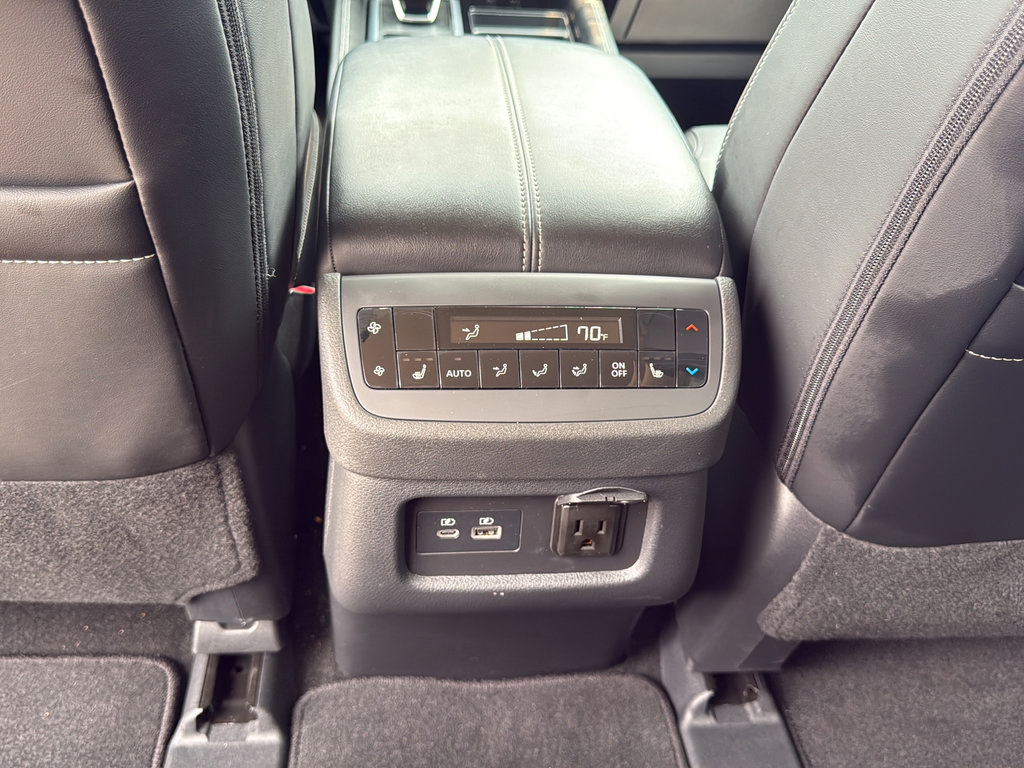 Used 2025 Nissan Pathfinder Platinum w/ Cargo Package AWD/4WD image 15