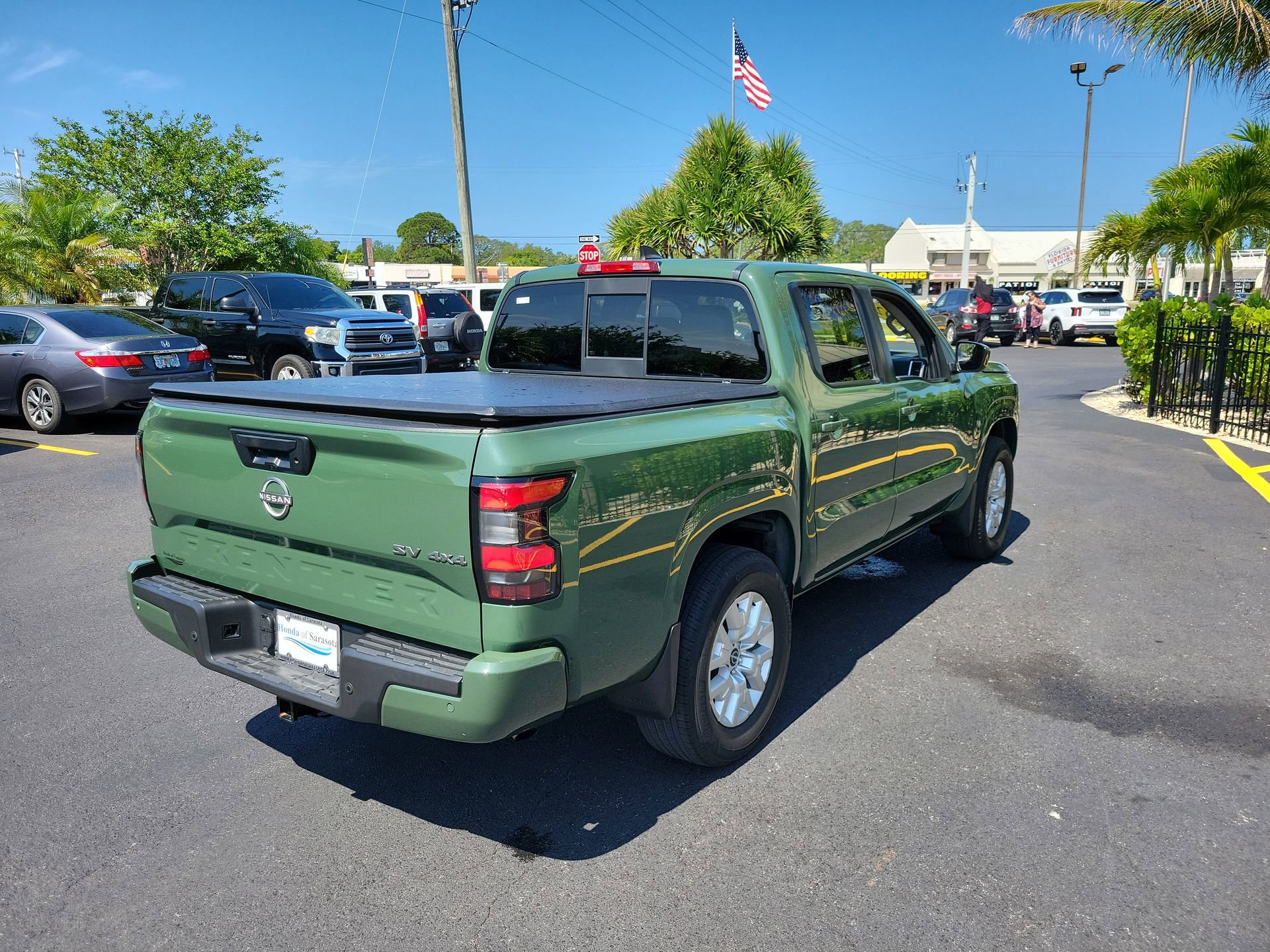 Used 2022 Nissan Frontier SV w/ SV Premium Package AWD/4WD image 6