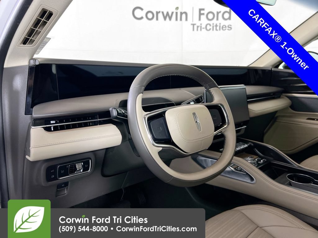 Used 2024 Lincoln Nautilus Reserve AWD/4WD image 3