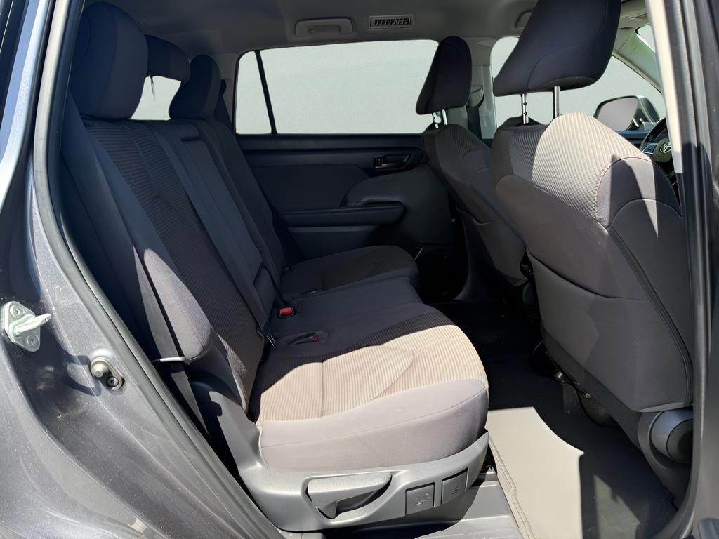 Used 2023 Toyota Highlander LE image 13