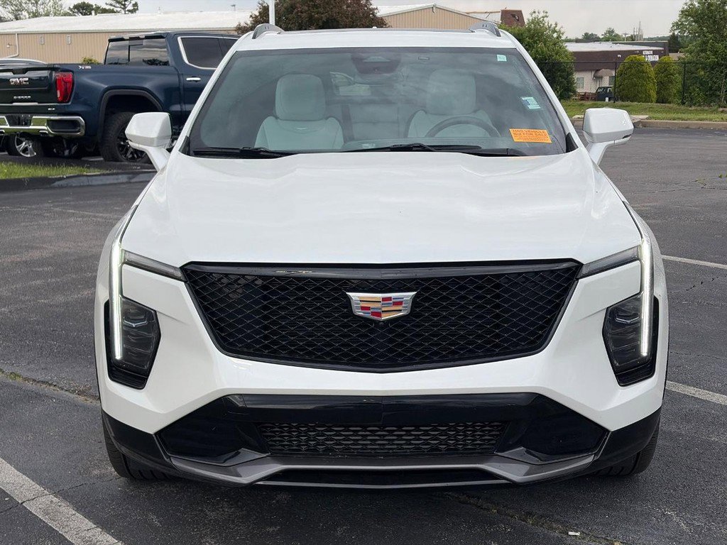 Certified 2025 Cadillac XT4 Sport AWD/4WD image 2
