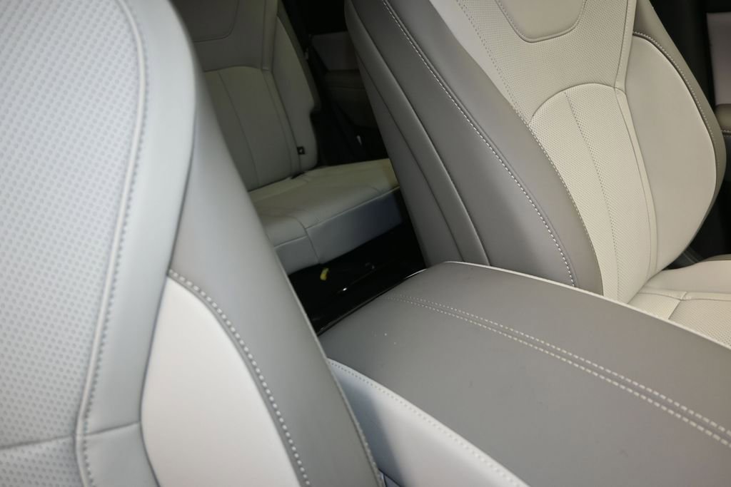 New 2027 INFINITI QX60 Luxe w/ Cargo Package FWD image 27