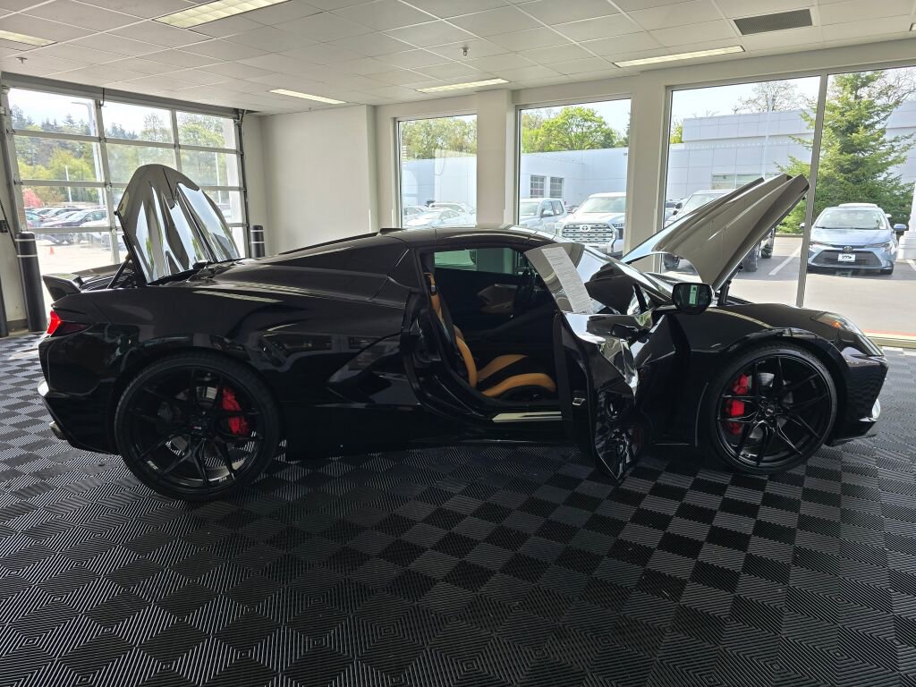 Used 2021 Chevrolet Corvette Stingray Preferred Conv w/ Z51 Performance Package RWD image 17