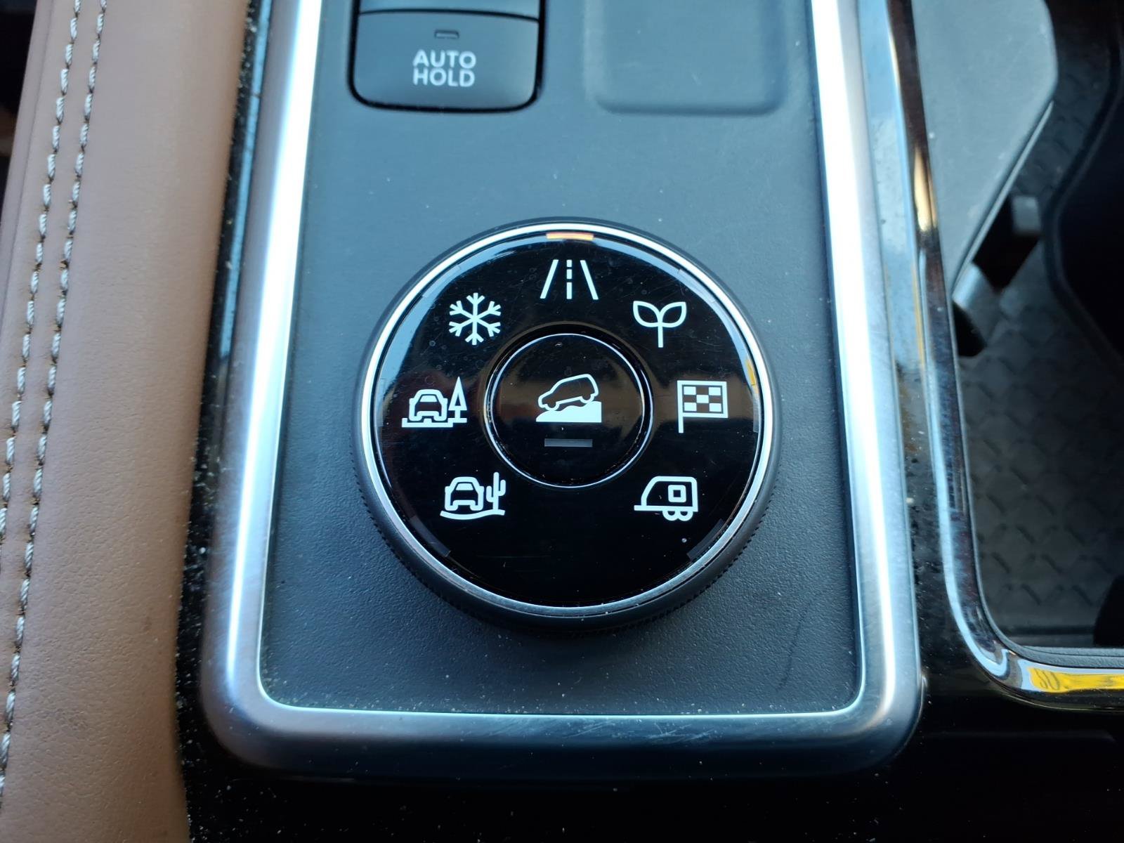 Used 2025 Nissan Pathfinder Platinum AWD/4WD image 24