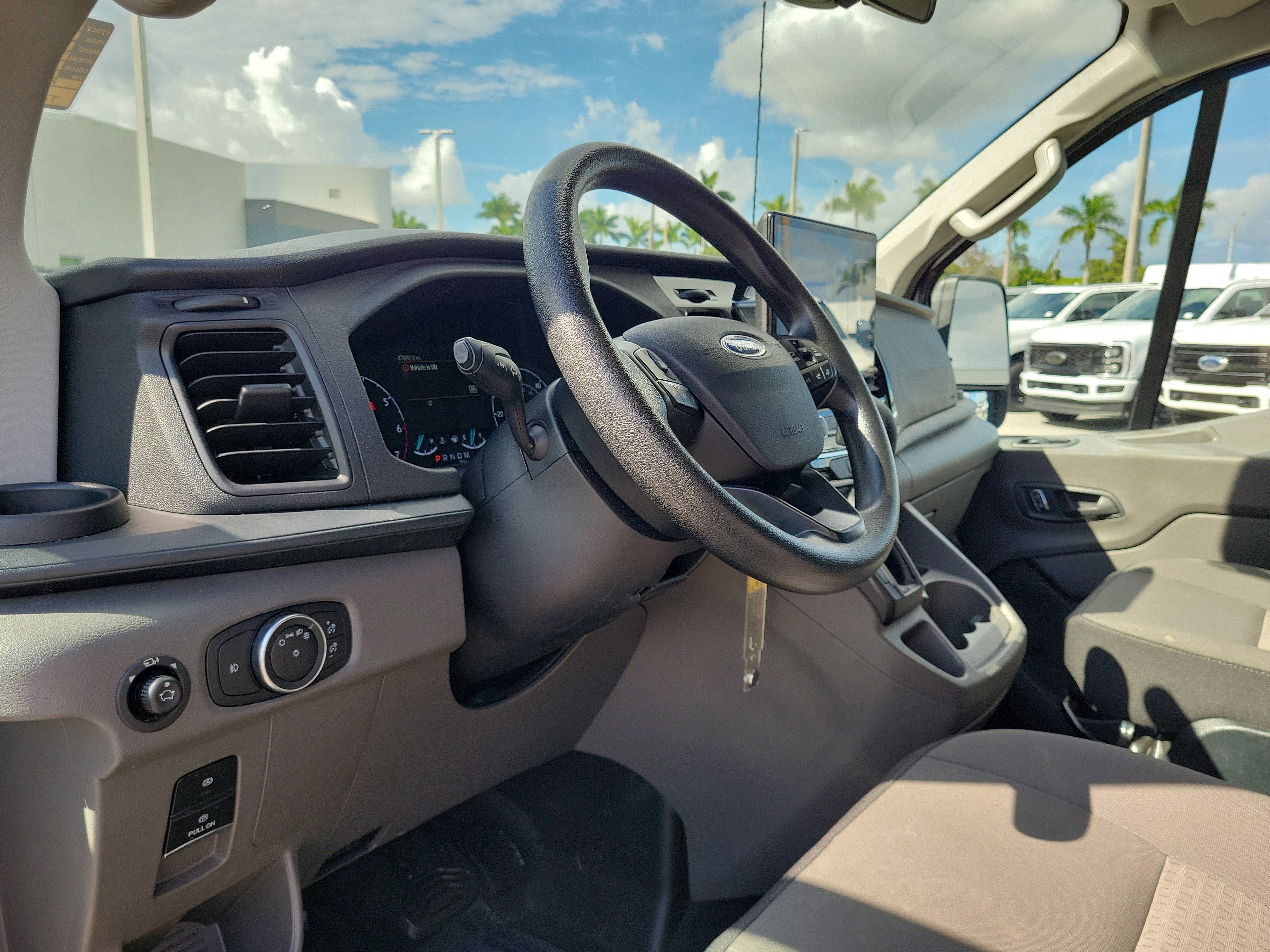 Used 2023 Ford Transit 350 XLT image 9