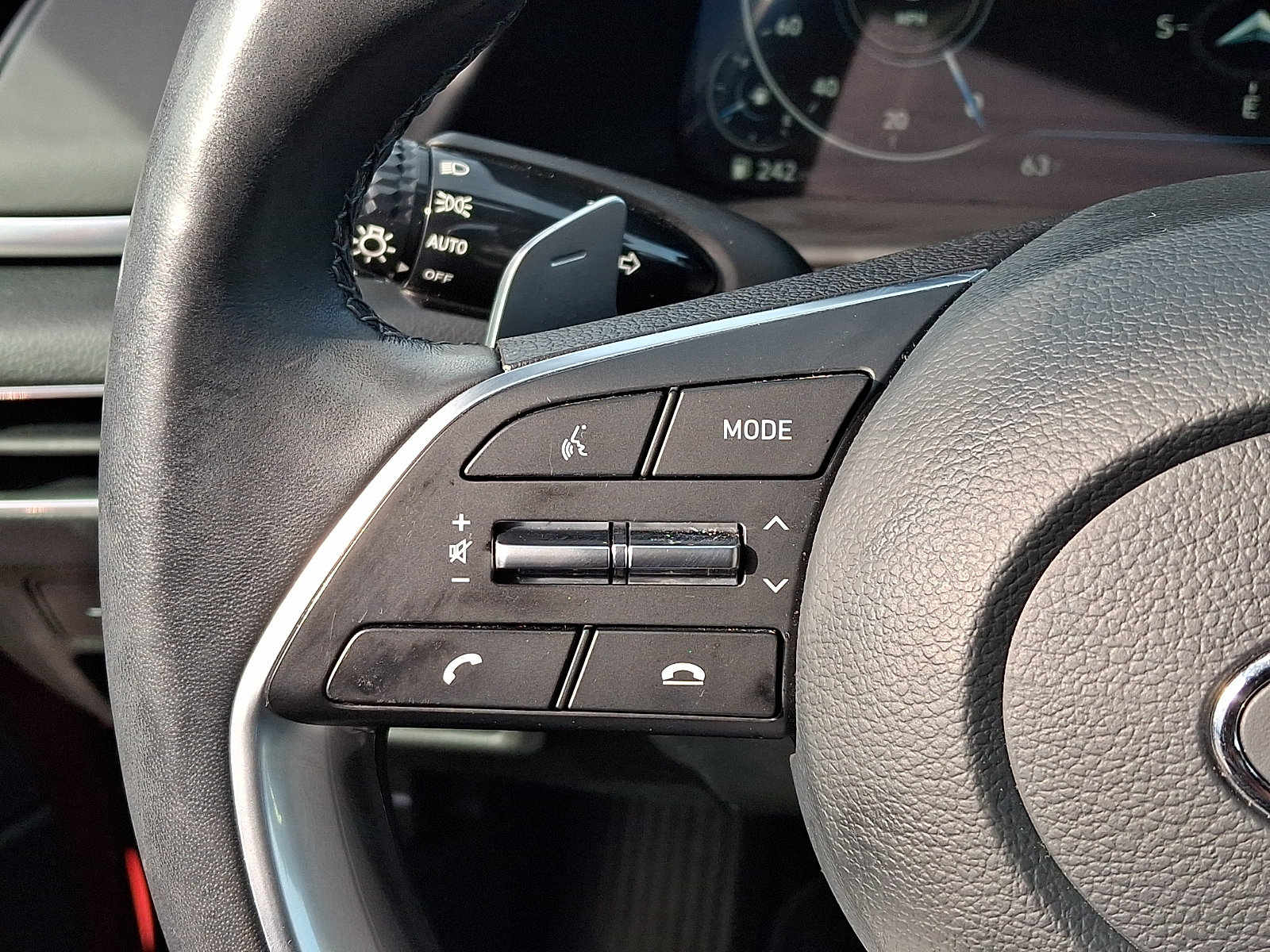 Used 2023 Hyundai Sonata Limited w/ Cargo Package FWD image 23