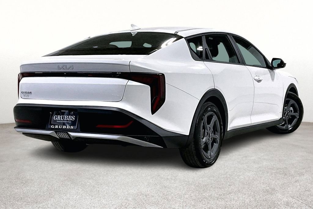 Used 2025 Kia K4 LXS image 2
