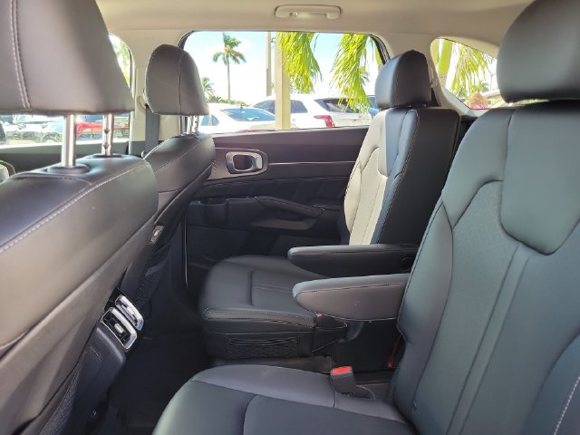 Certified 2023 Kia Sorento SX FWD image 10