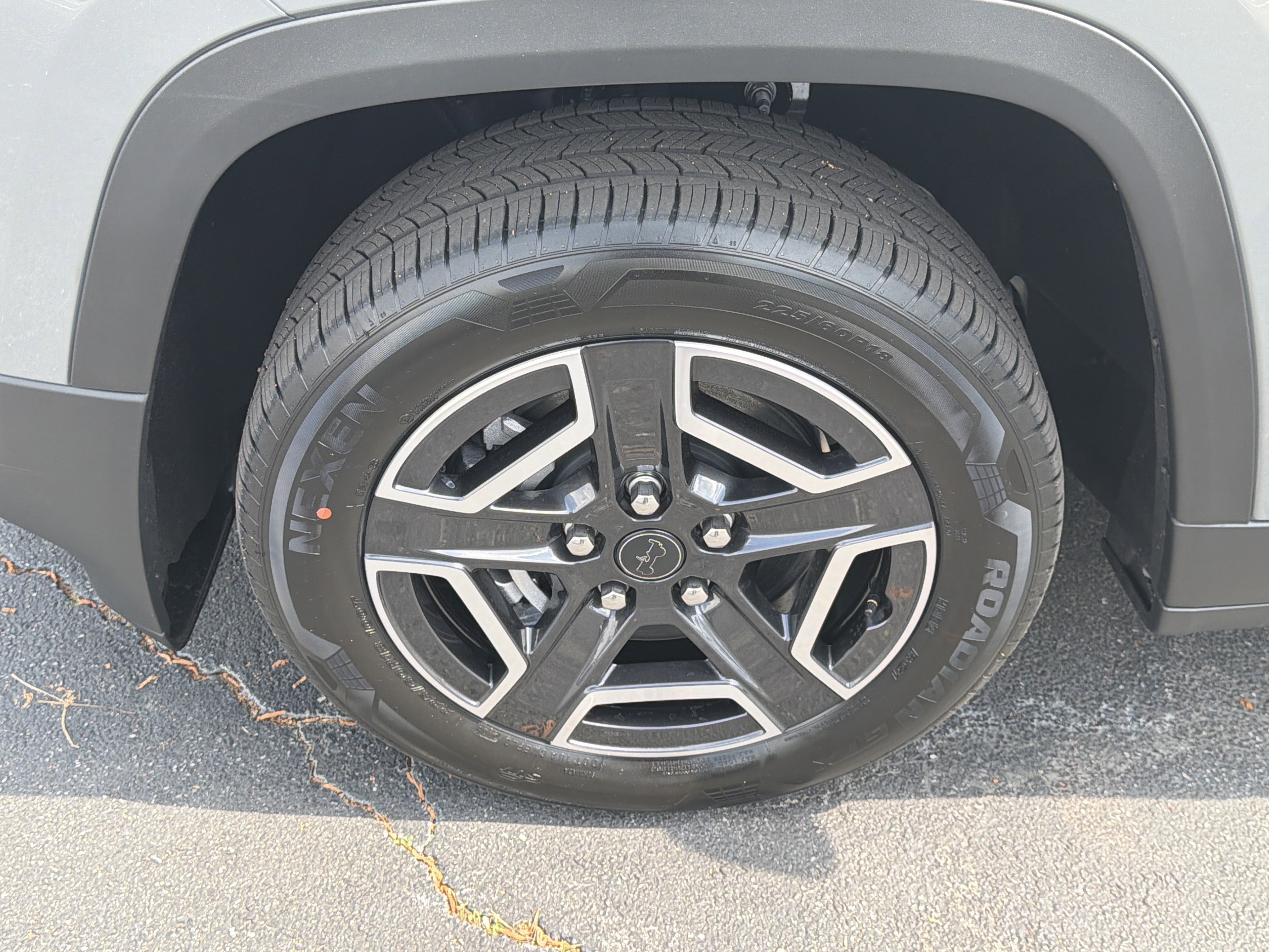 New 2026 Jeep Cherokee Laredo image 13