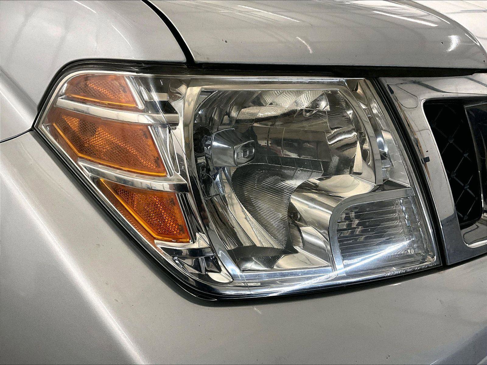 Used 2015 Nissan Frontier SV image 28