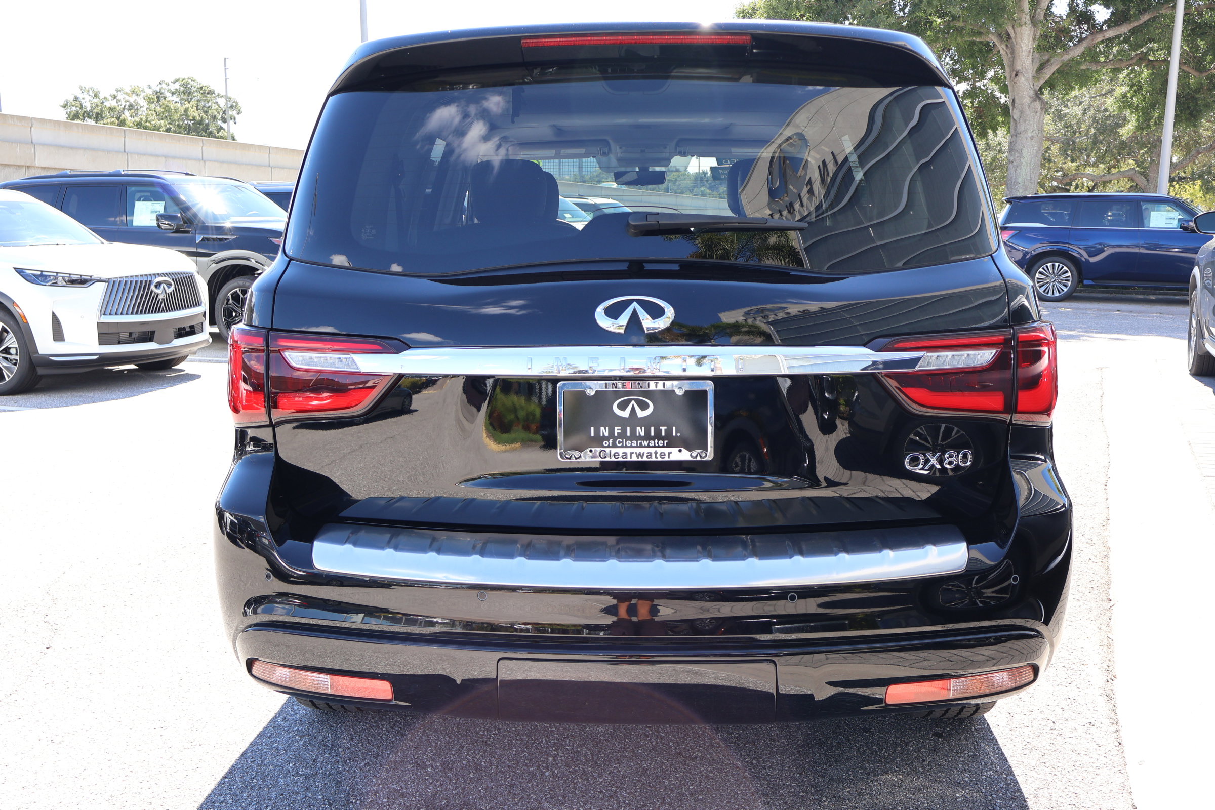 Certified 2022 INFINITI QX80 Luxe w/ Cargo Package image 8