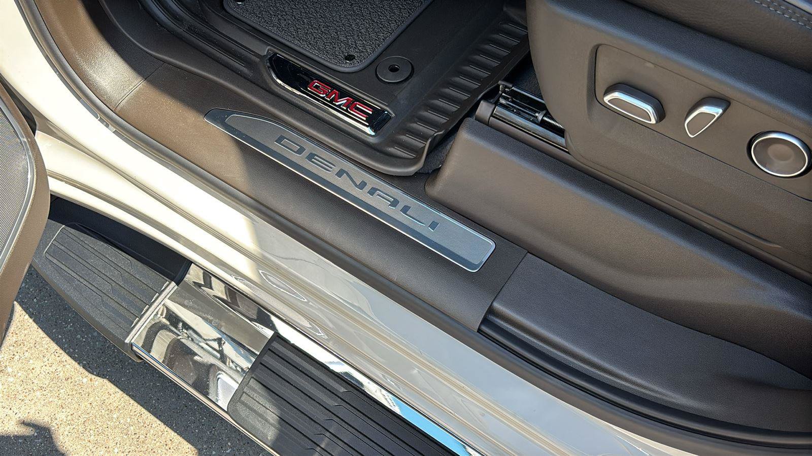 New 2026 GMC Sierra 1500 Denali AWD/4WD image 17