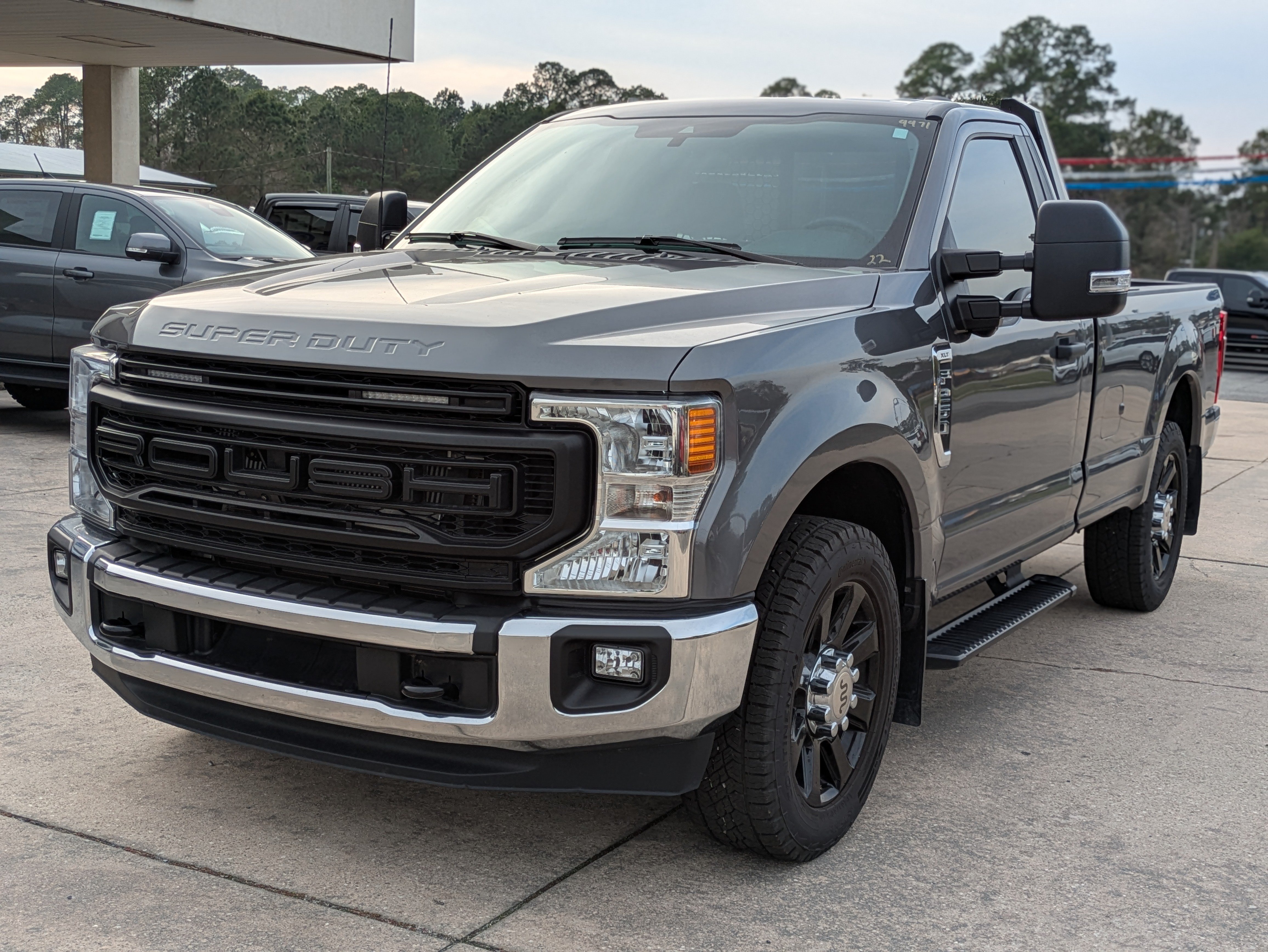 Used 2022 Ford F250 XLT w/ XLT Value Package RWD image 2