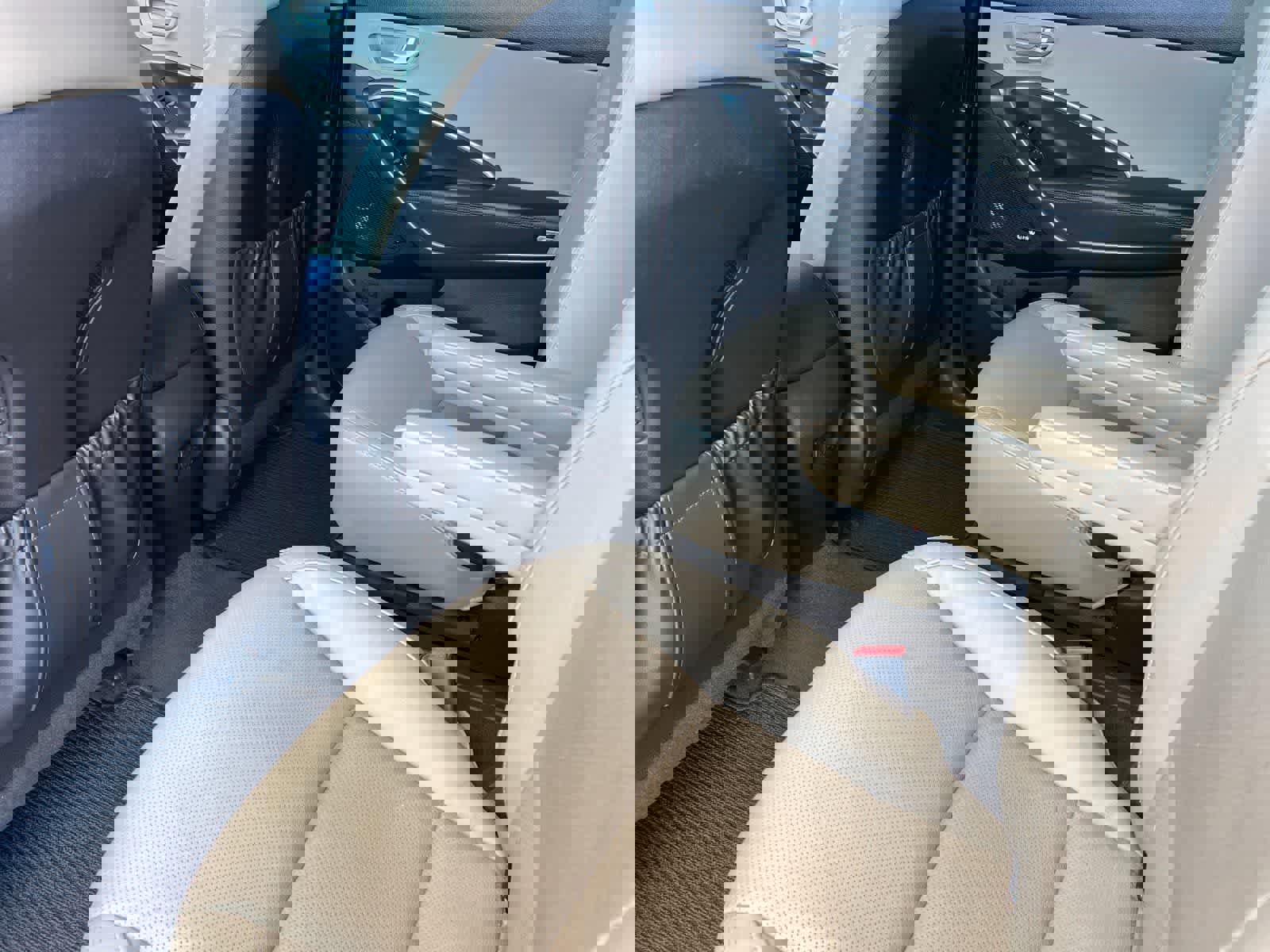 Used 2015 Hyundai Santa Fe Limited w/ Option Group 04 image 5