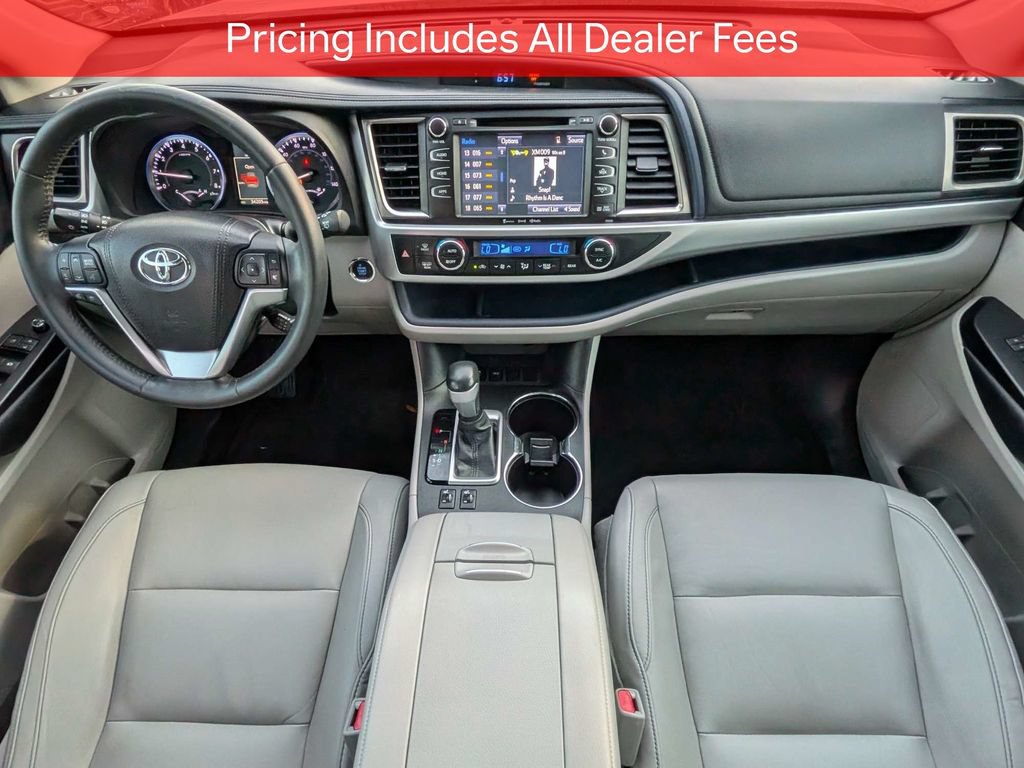 Used 2016 Toyota Highlander XLE FWD image 16